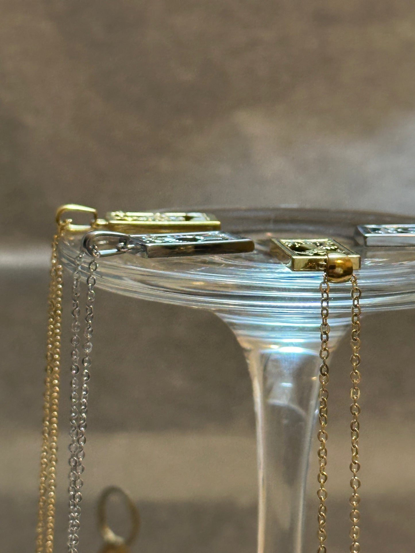 Dainty ‘The Wheel’ (of Fortune) Gold Tarot Card Necklace | 316L Stainless Steel | Divination, Witch Jewelry