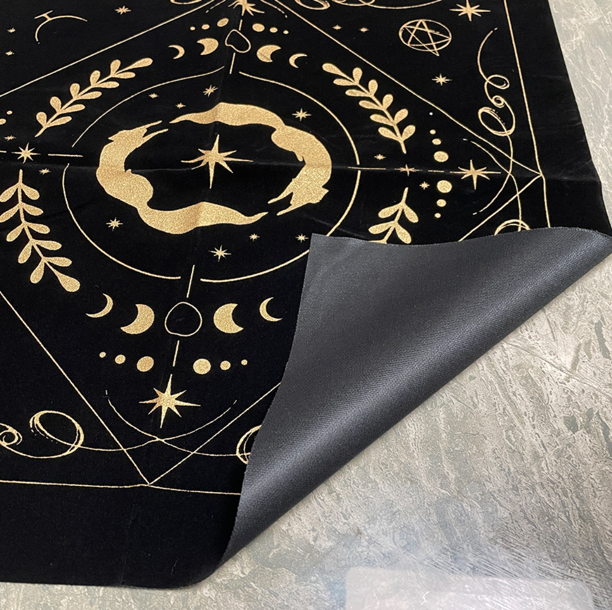 Divination Mat - Spiritual Themed