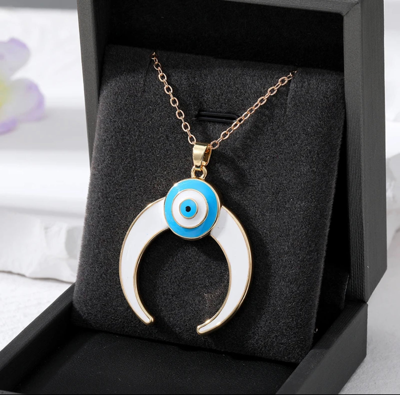 Evil Eye Dynamic Pendant Necklace | Aesthetic Hamsa Design
