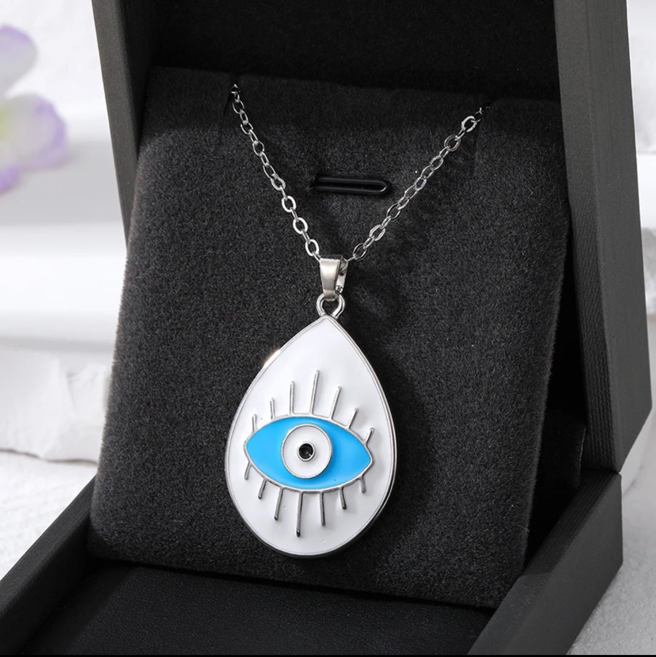 Evil Eye Dynamic Pendant Necklace | Aesthetic Hamsa Design